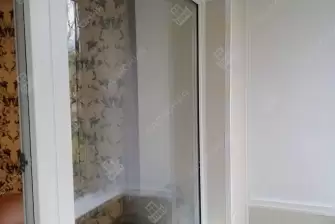 Отделка балкона под ключ с холодным остеклением и выносом остекления