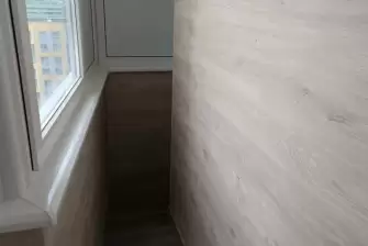 Обшивка лоджии Сапожок кварцвинилом