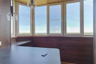 Остекление и отделка балкона Лодочка