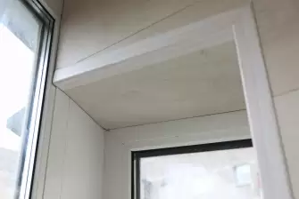 Отделка и остекление Г-образного балкона