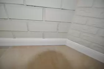 Отделка балкона Лодочка под ключ с холодным остеклением