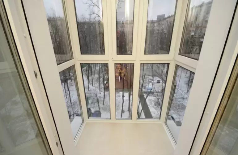 Панорамное остекление балкона  Панорамное остекление балкона